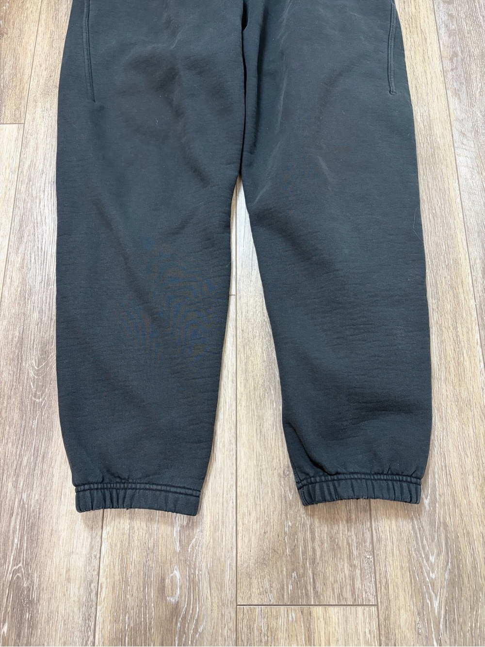 Lululemon Men’s Heavyweight Fleece Joggers in Black - Picture 6 of 12
